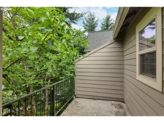 Photo #3: 20120731 Listing