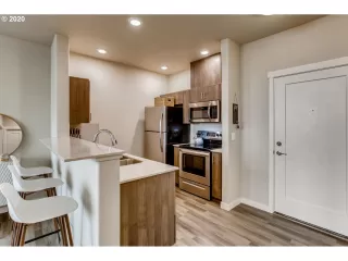 Photo #6: 20121325 Listing