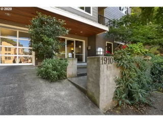 Photo #1: 20122084 Listing