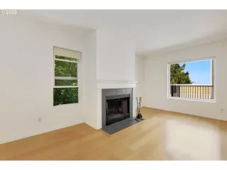 Photo #2: 20122084 Listing