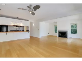 Photo #3: 20122084 Listing