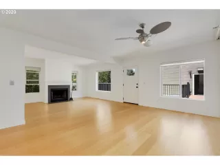 Photo #4: 20122084 Listing