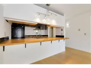 Photo #6: 20122084 Listing