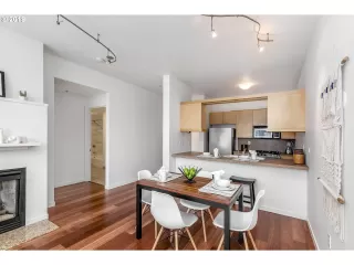 Photo #4: 20124852 Listing 