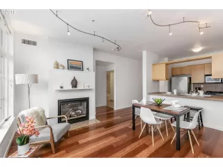 Photo #5: 20124852 Listing 