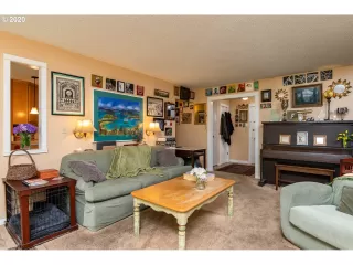 Photo #3: 20125139 Listing