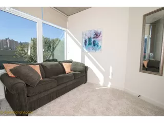 Photo #5: 20125462 Listing