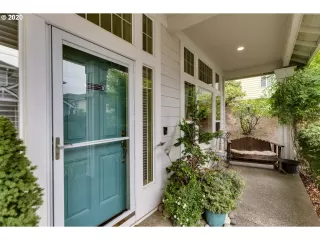 Photo #2: 20125601 Listing