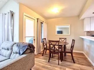 Photo #5: 20125813 Listing