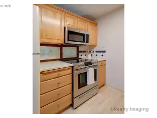 Photo #6: 20126181 Listing