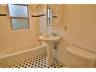 Photo #2: 20126462 Listing