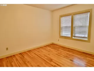 Photo #3: 20126462 Listing