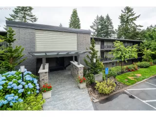 Photo #2: 20127027 Listing