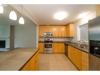 Photo #4: 20127027 Listing