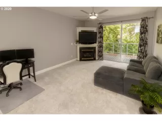 Photo #3: 20127677 Listing