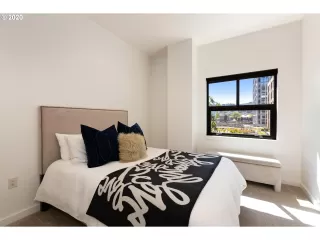 Photo #5: 20128680 Listing