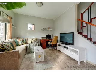 Photo #1: 20129248 Listing 