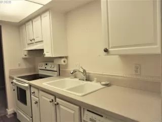 Photo #6: 20130196 Listing