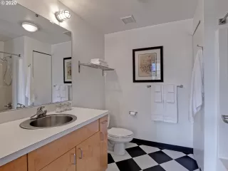 Photo #4: 20130242 Listing