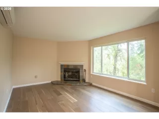 Photo #5: 20130470 Listing