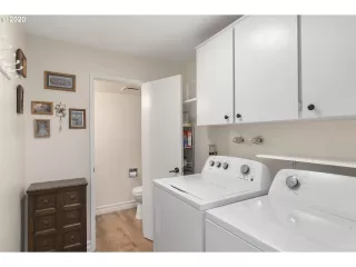 Photo #4: 20131848 Listing