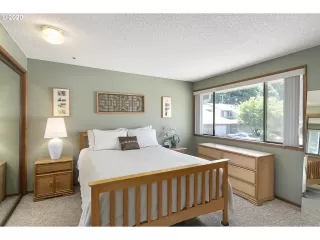 Photo #6: 20131848 Listing