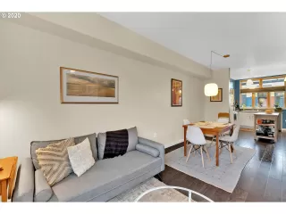 Photo #2: 20132822 Listing