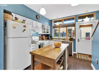 Photo #5: 20132822 Listing