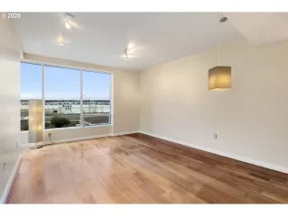 Photo #5: 20133057 Listing