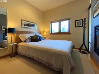 Photo #2: 20133337 Listing