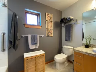 Photo #5: 20133337 Listing