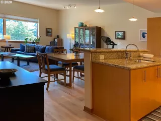 Photo #6: 20133337 Listing