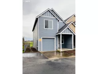 More Details about MLS # 20133743 : 162 FENTON AVE A