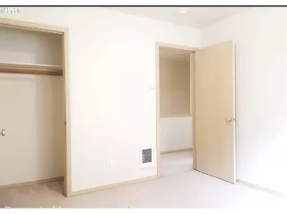 Photo #5: 20133743 Listing