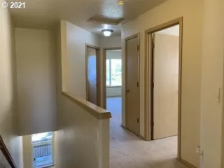 Photo #6: 20133743 Listing