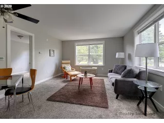 Photo #3: 20133795 Listing