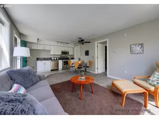 Photo #4: 20133795 Listing