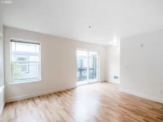 Photo #4: 20133987 Listing 