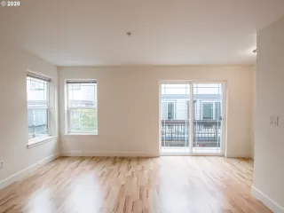 Photo #5: 20133987 Listing 