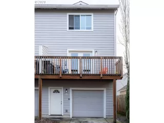 More Details about MLS # 20134680 : 8819 SE ELLIS ST 9