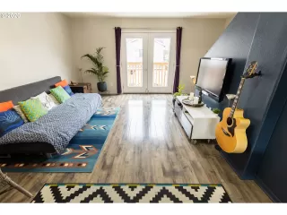 Photo #6: 20134680 Listing