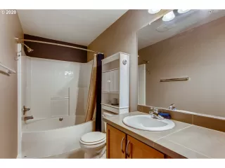 Photo #4: 20134846 Listing