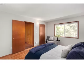 Photo #4: 20135022 Listing