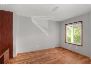 Photo #5: 20135022 Listing