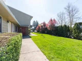 Photo #1: 20135097 Listing