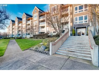 Photo #1: 20135491 Listing 