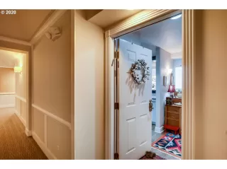 Photo #2: 20135491 Listing 