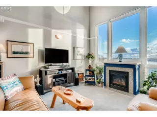 Photo #5: 20135491 Listing 