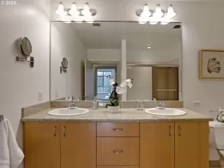 Photo #3: 20136195 Listing