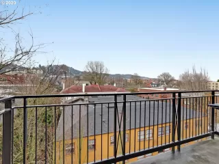 Photo #4: 20136195 Listing